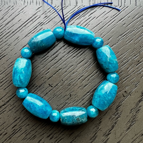 Blue apatite barrel bracelet - Picture 3 of 3